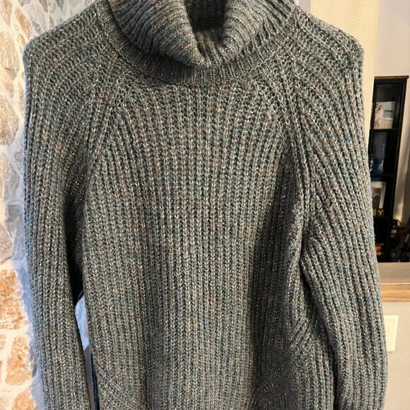 Old Navy Turtleneck Sweater - Picture 1 of 3